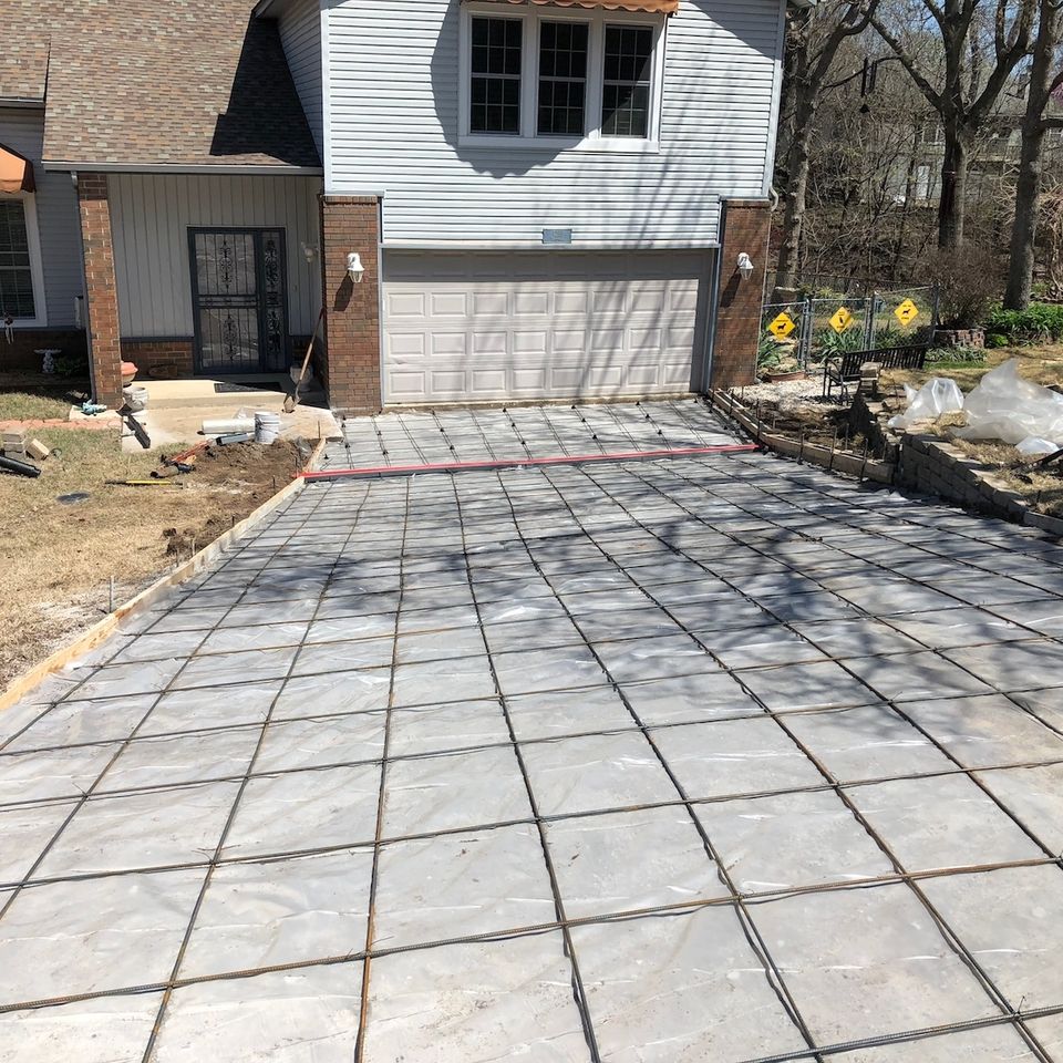 Select outdoor solutions  tulsa oklahoma  new concrete driveway replacement  engineered concrete driveway replacement repair contractor construction company  photo apr 04  12 56 53 pm