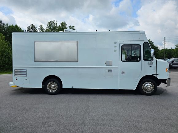 Side view truck