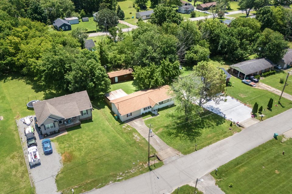 30 web or mls 203 freeman dr   clear lens re photography 36