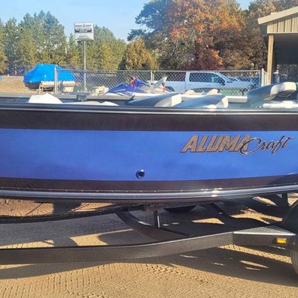 2020 alumacraft competitor