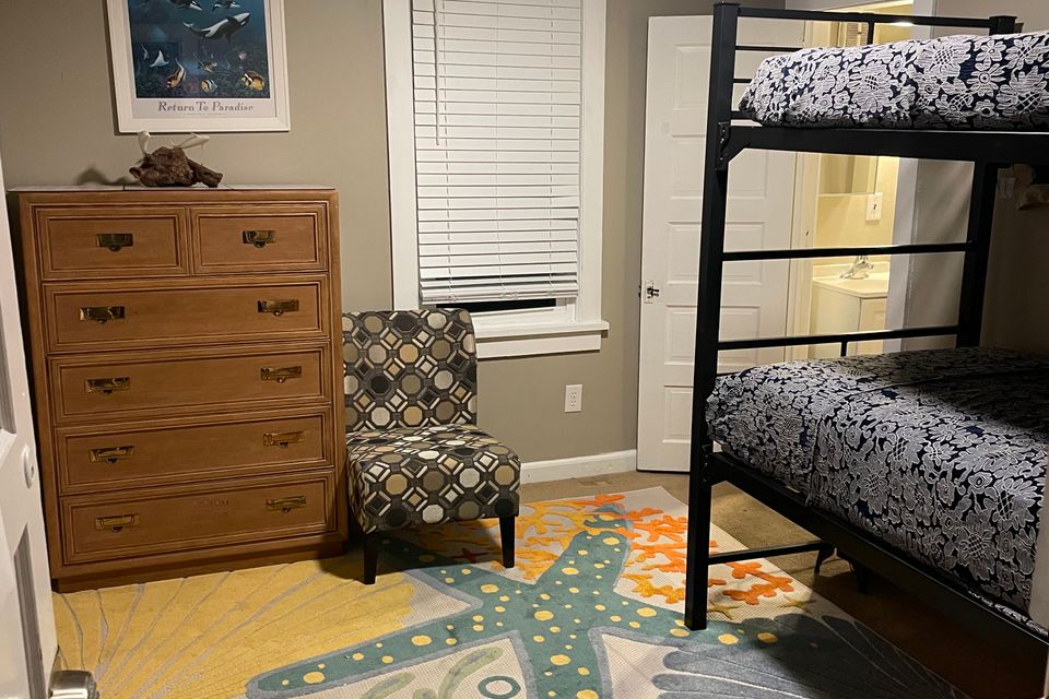 Schellenger 2 person rm w bath