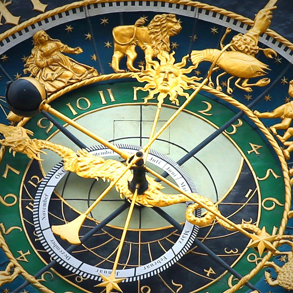 Astronomical clock gbd75215a2 1920