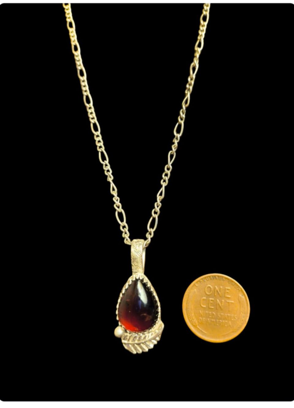 Mozambique garnet w leaf flower  120