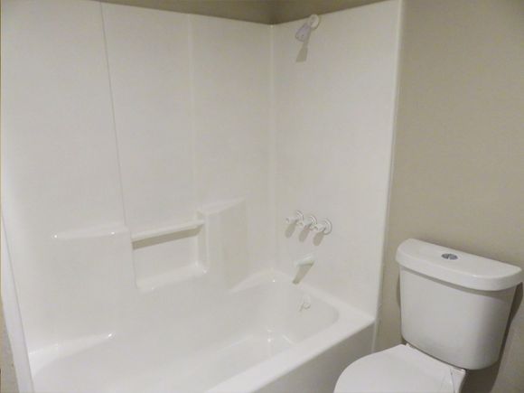 08 bath tub