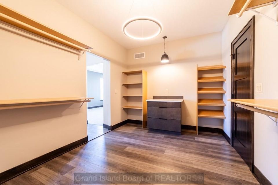 431 ponderosa grand island  ne 68803 d 8