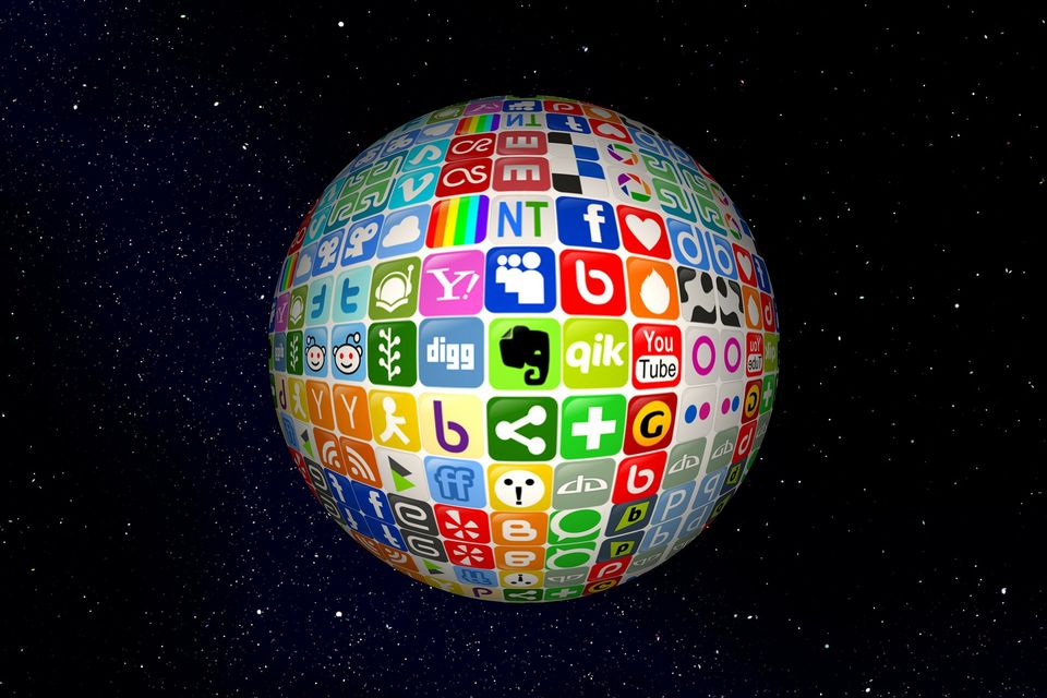 Social media ball 142738 1920