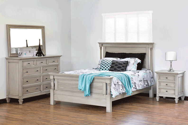 Turned posts bedroom collection
