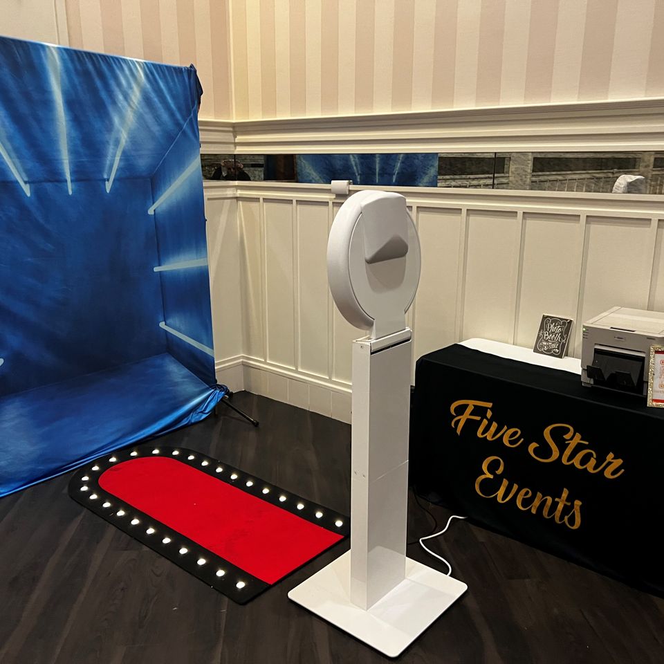 Aura booth