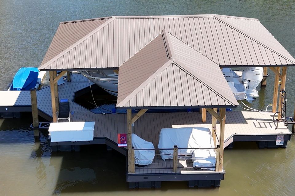 Riggan boathouse high centered