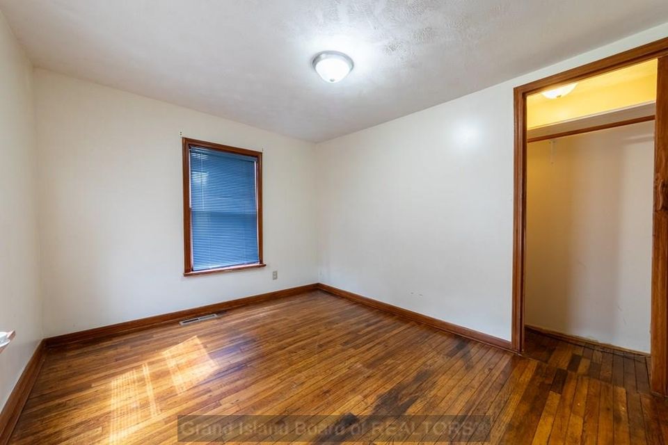 1824 w 10th st grand island b 2