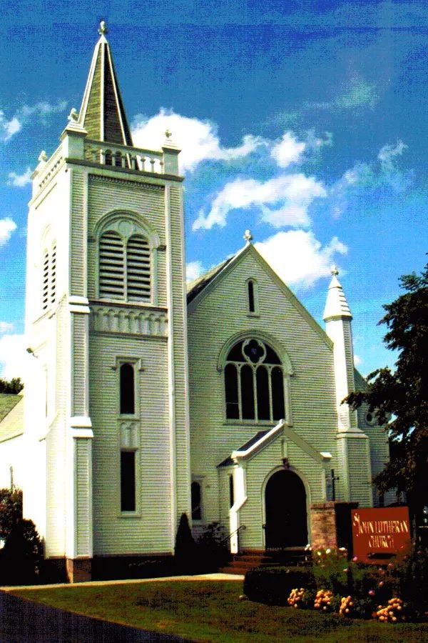 Church outside 2880w