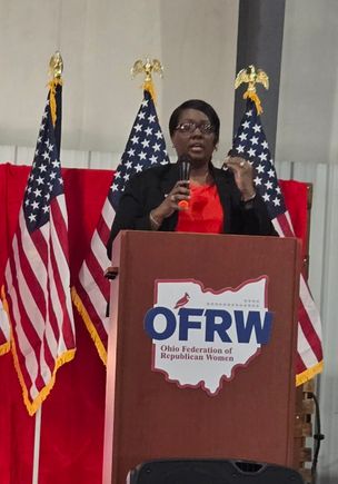 Mahoning Valley Republican Women’s Club with Lorenzo Sewell at an OFRW event