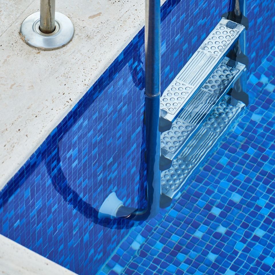 Pool 52e3d34a43 1920