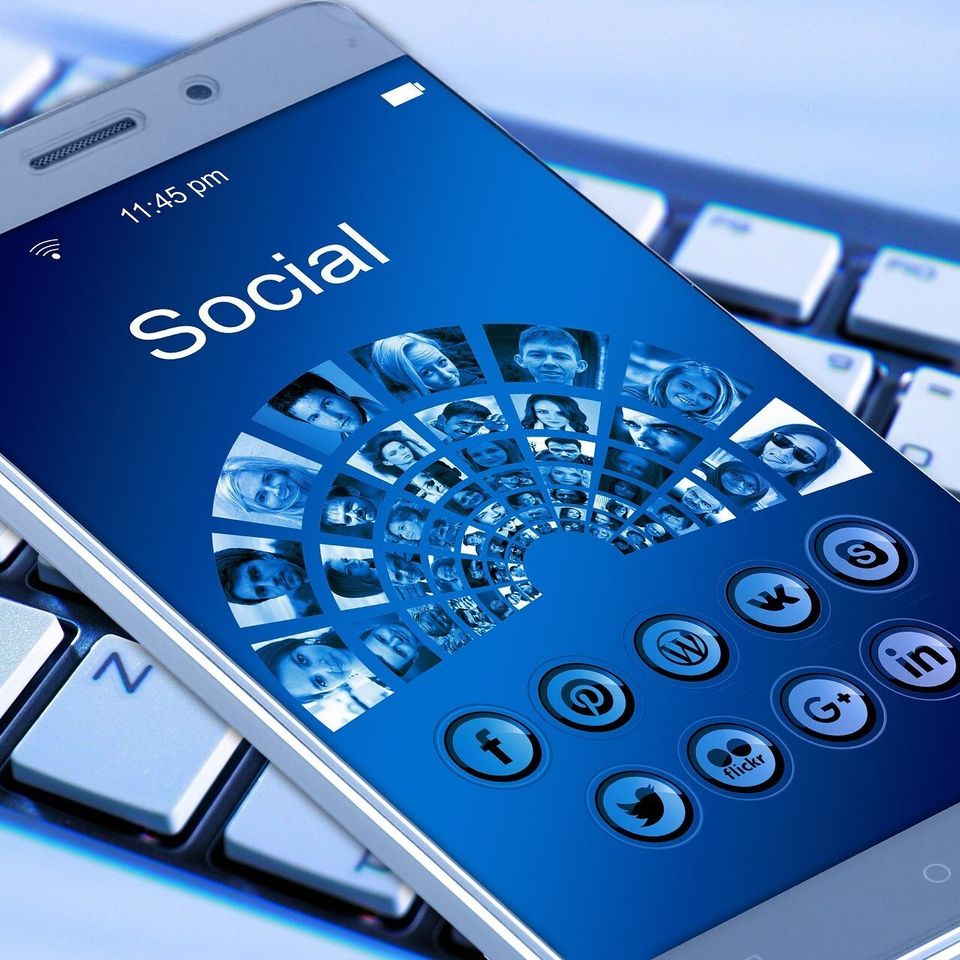 Mobile phone g51a77f012 1920