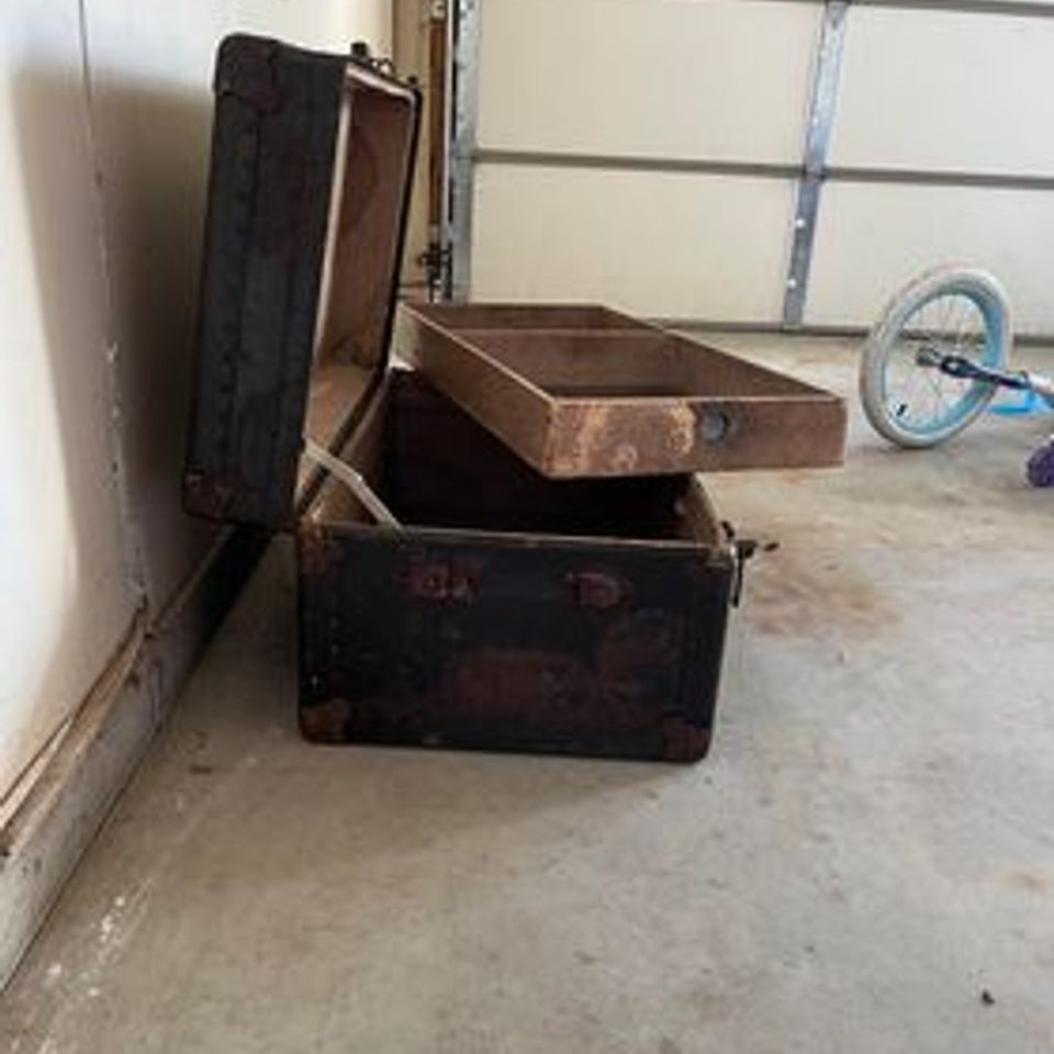 Before pic of miltary trunk