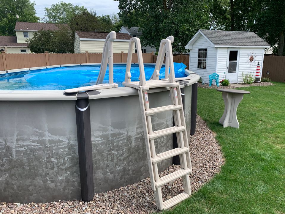 Outside swing up ladder 8100x