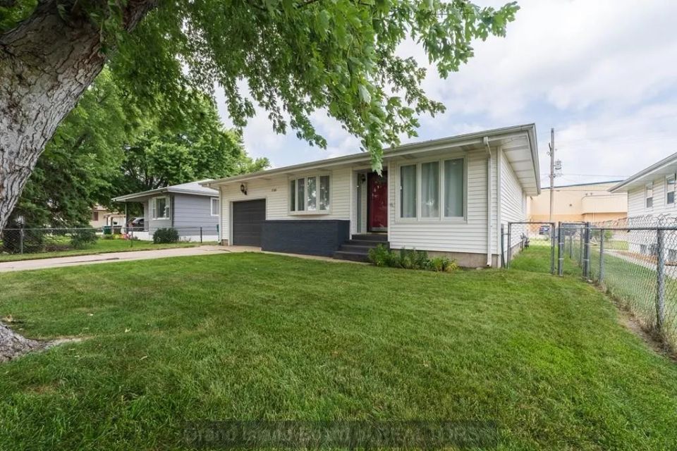 2120 w 11th st d 4