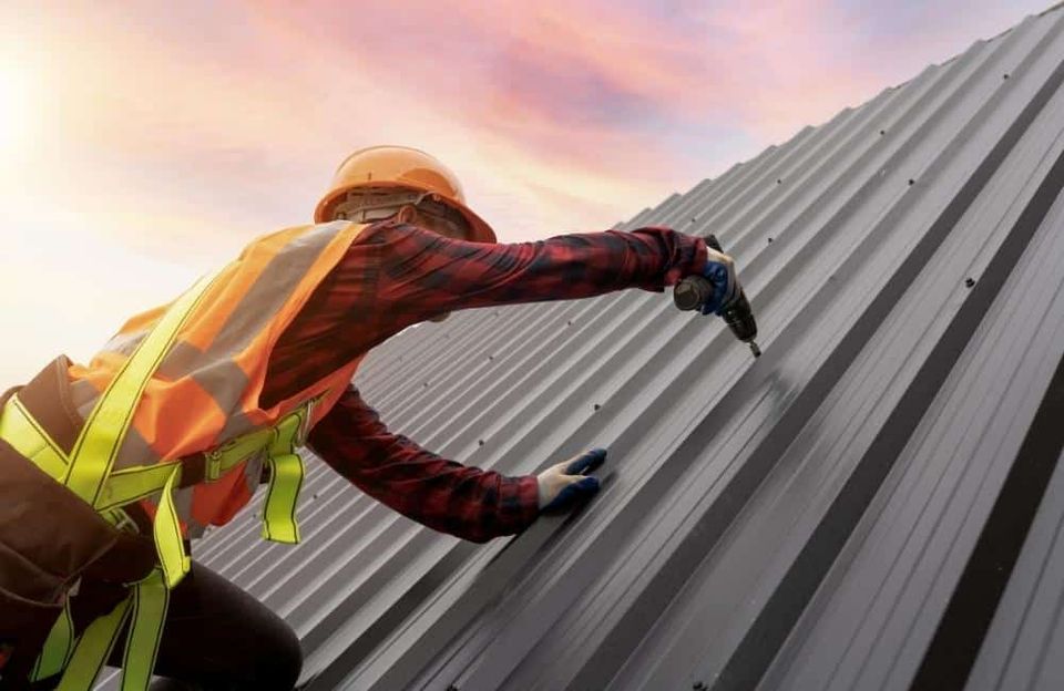 Metal roofing 1000 x 650 px
