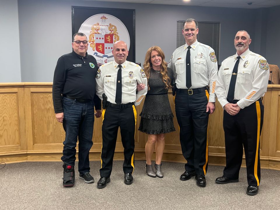 Mayor joe nicastro  captain lou sanchez  chrissy sanchez  chief mike spitzer and captain mike cordileone