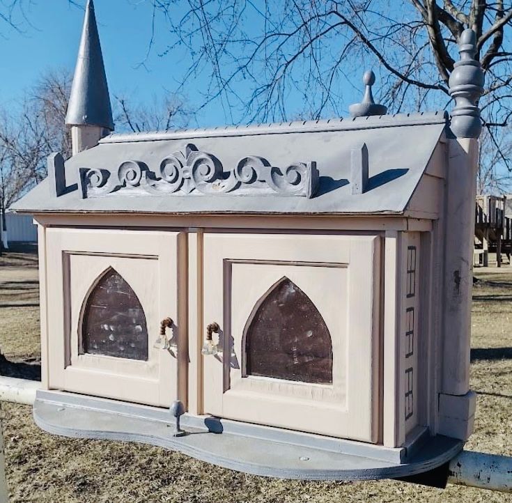 Hadley's little free library