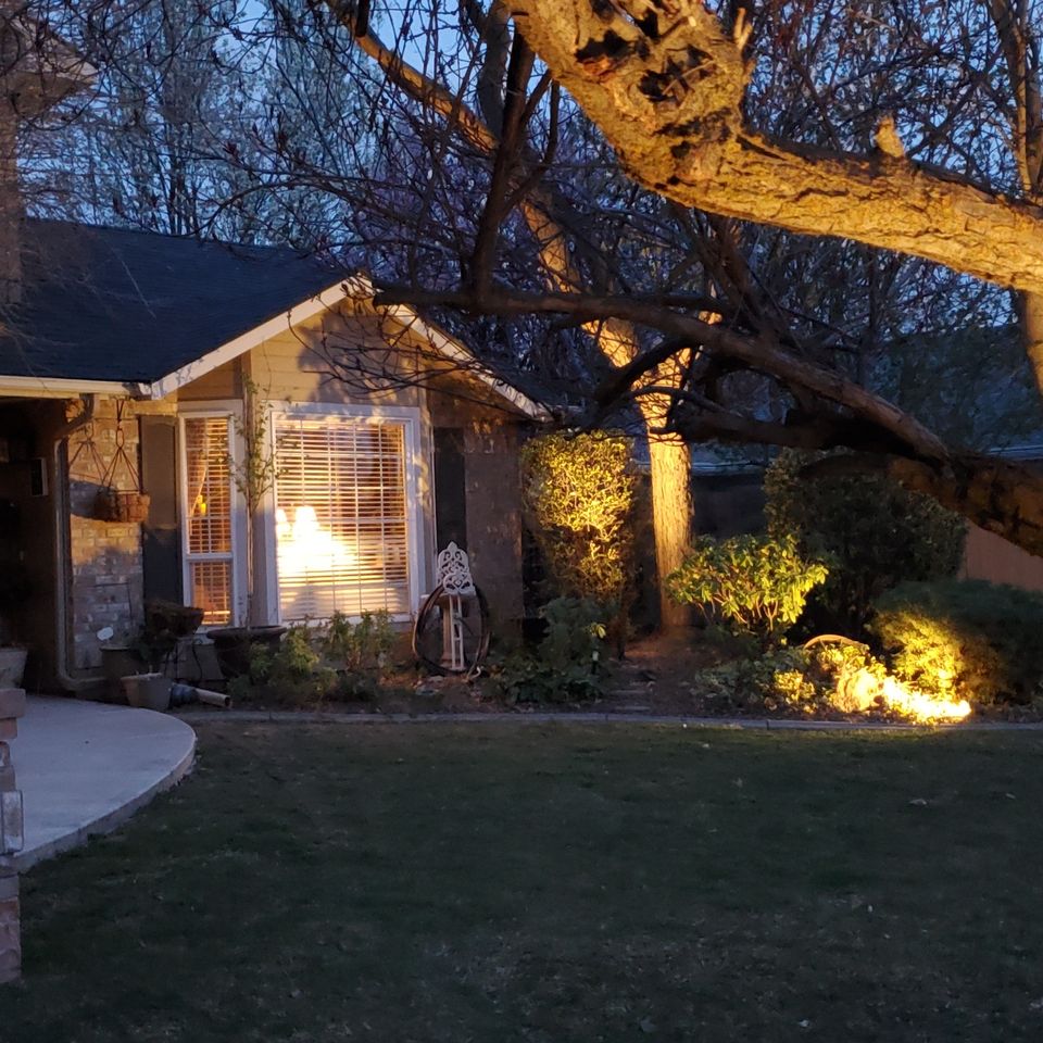 Home exterior lighting in star id