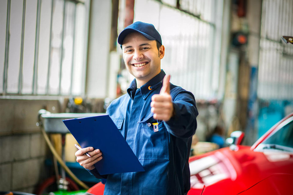 Auto body repair technician