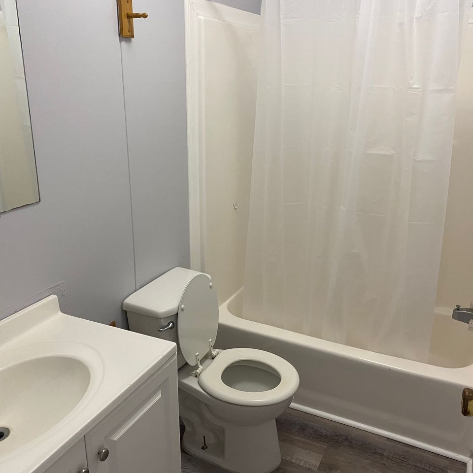 Lot 39 bathroom