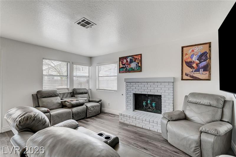 1621 Beech Grove Drive family room