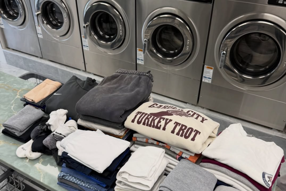Full service laundromat