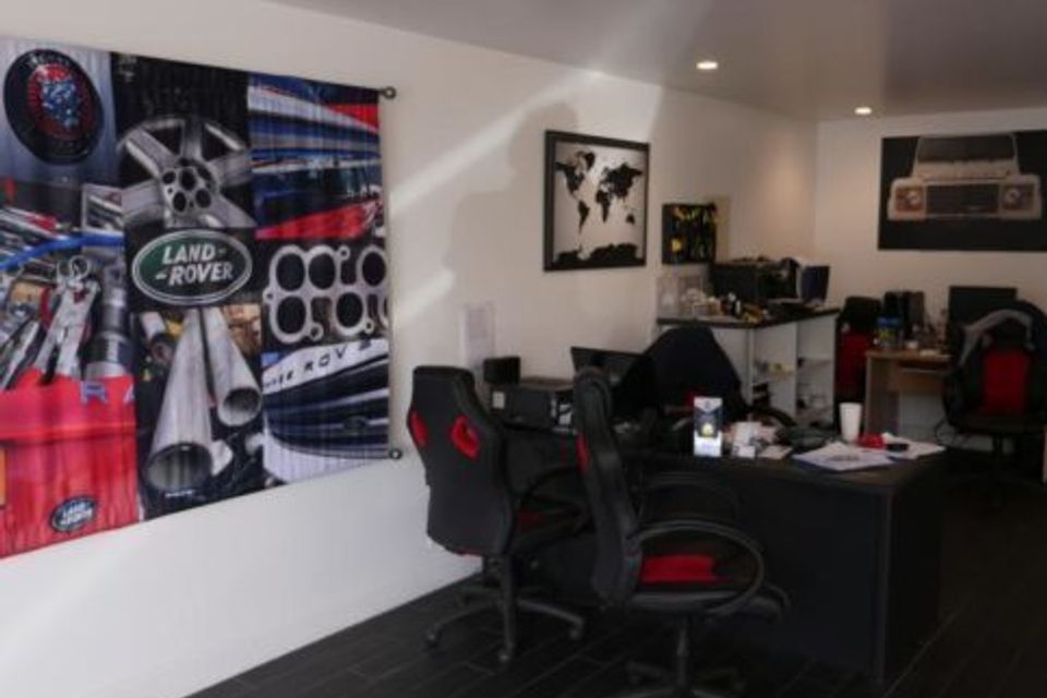 Marin british 26 european llc location 6 rgb 483x483 cropped20180406 2034 p4s295