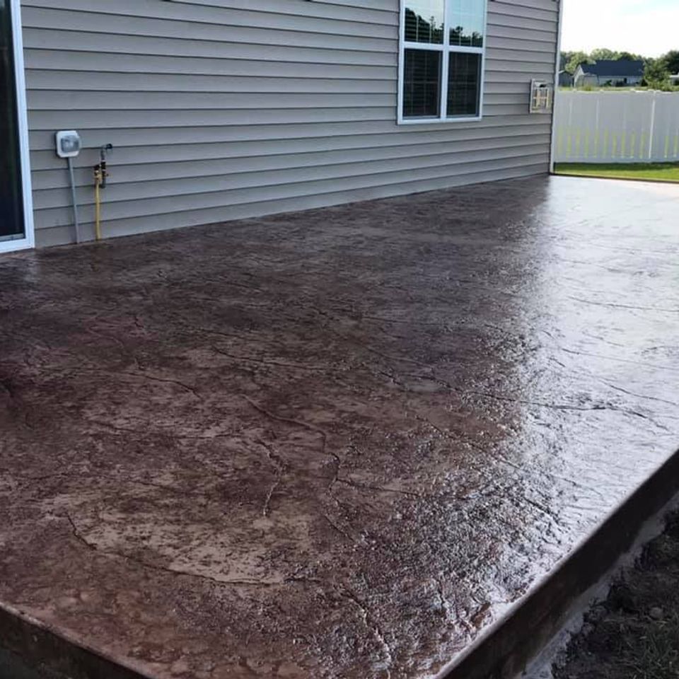 Decorative concrete wrays concrete finishing