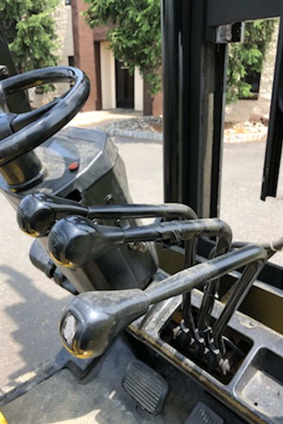 Caterpillar 9