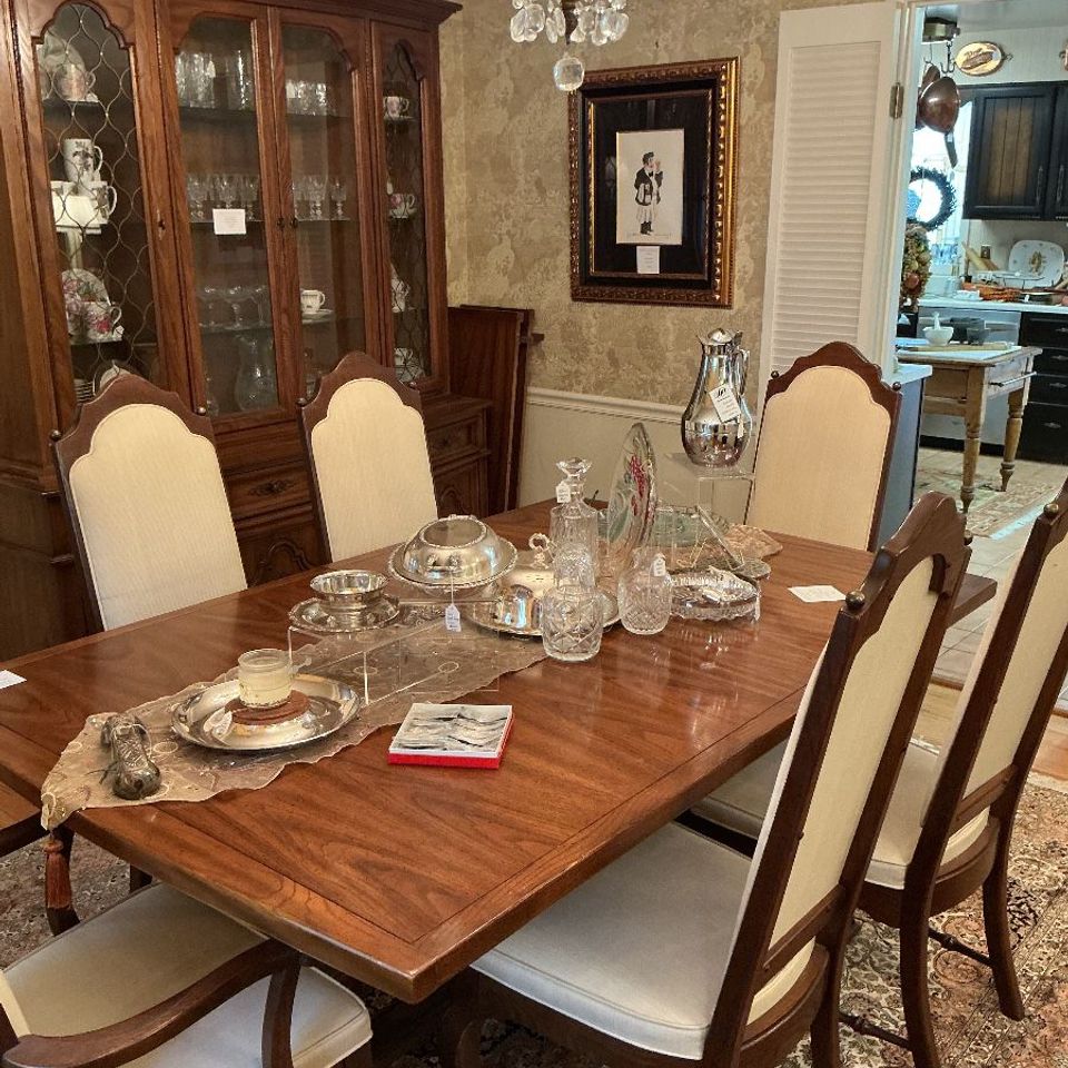 Larrison estate sales woodfield cincinnati027