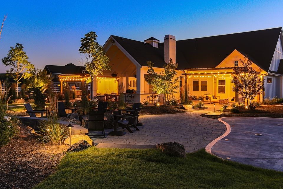 Modern landscape lighting in Meridian Idaho