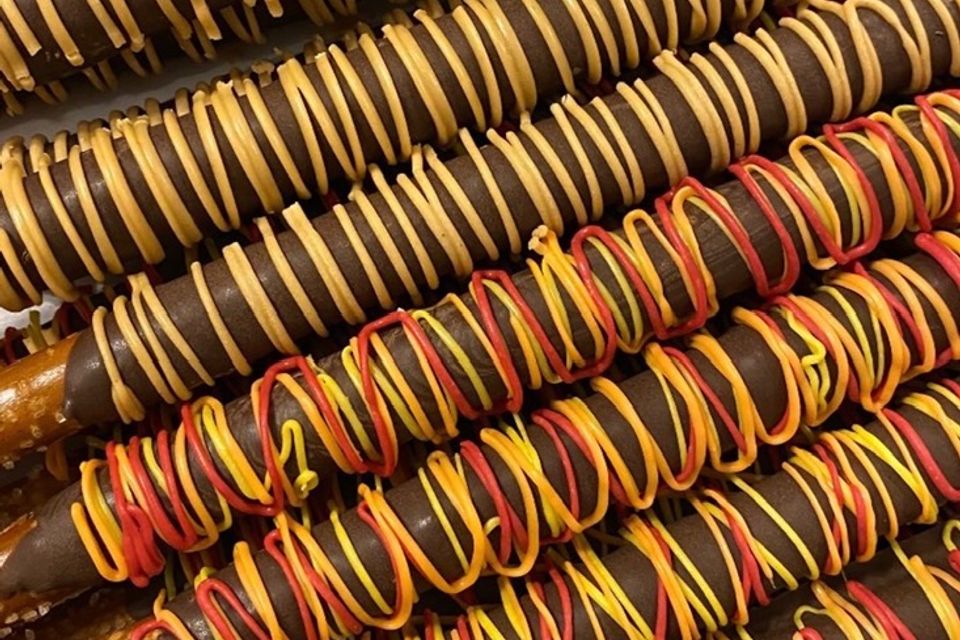 chocolate drizzle pretzels