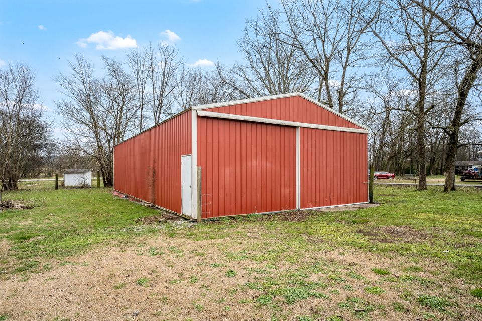 69 web or mls 206 russell st   clear lens real estate photography 57