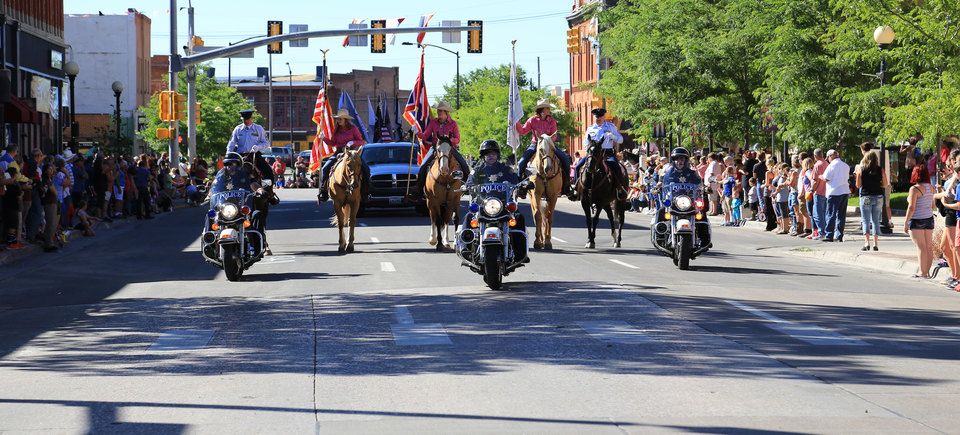 Parade 00220160623 11587 1qt7ca6