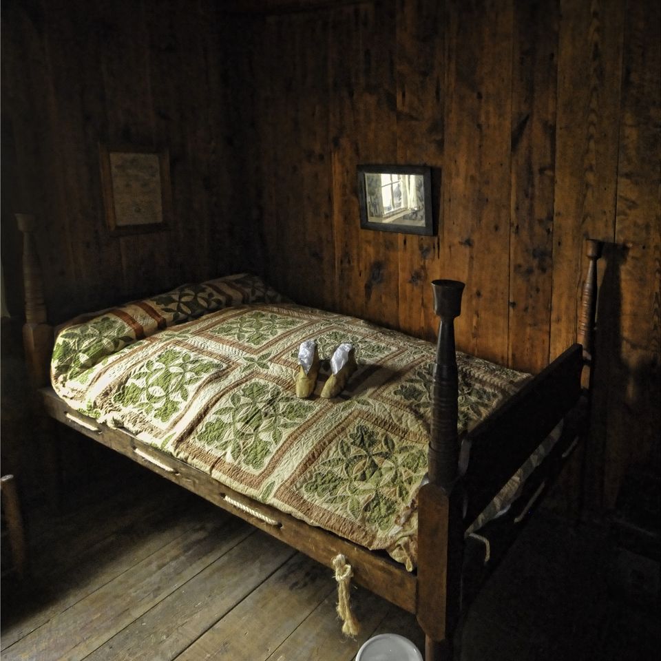 Vance rope bed