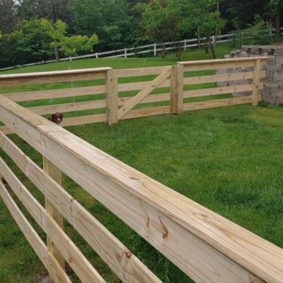 custom horizontal wood fence with topper