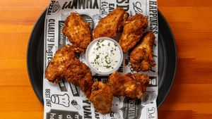 (8) baltimore style crispy wings