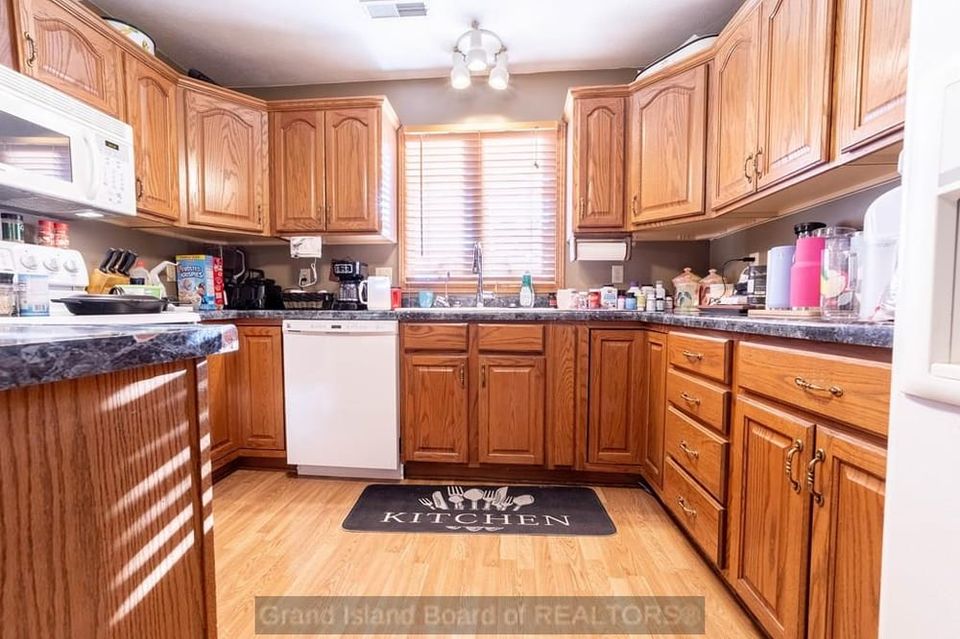 3324 n homestead dr grand island a 6
