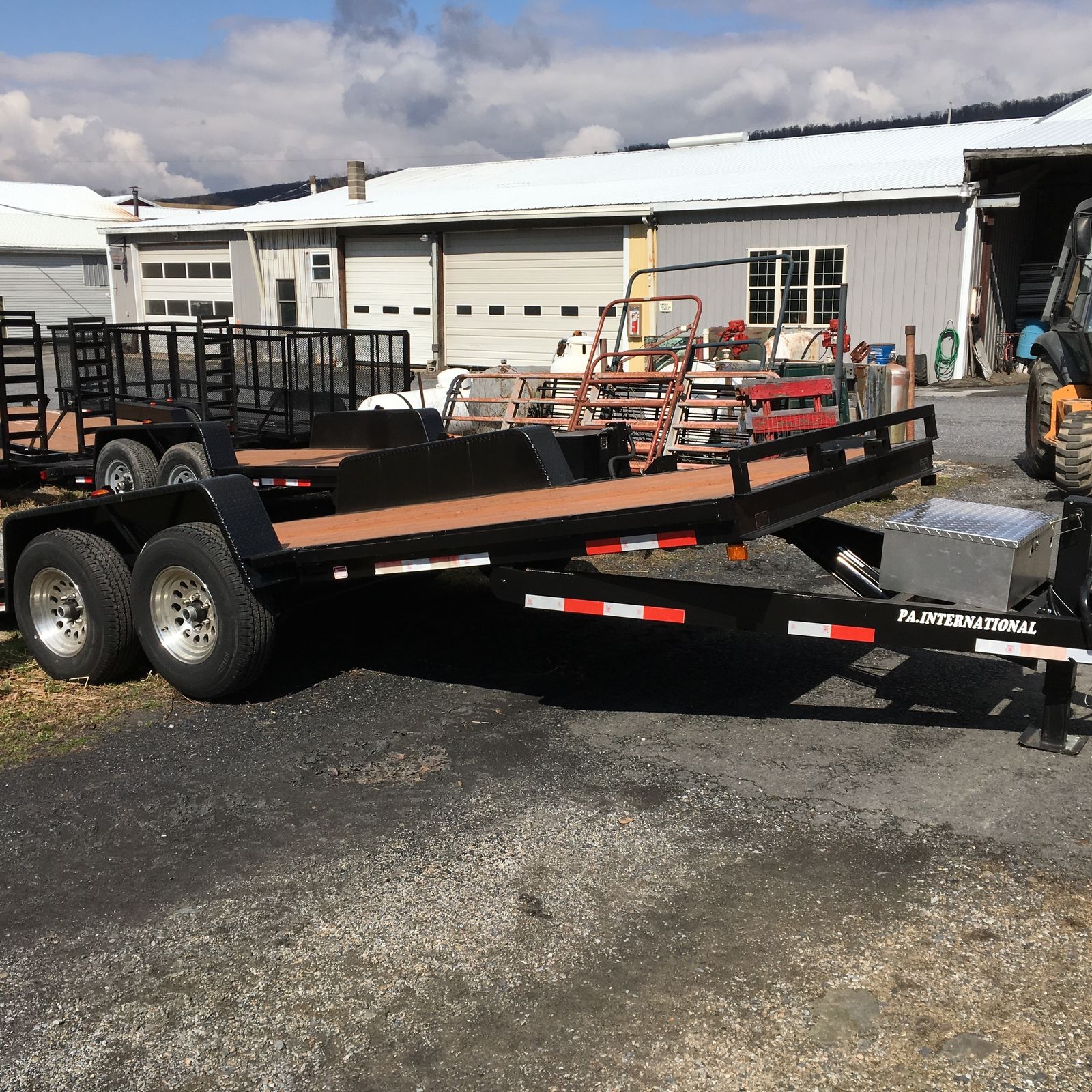 Pennsylvania Tilt Kutz Farm Equipment 72 Kutz Road, Pine Grove, PA