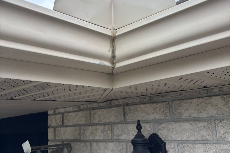 Restored white gutter and soffit after a gutter brightening service in Tillsonburg Ontario