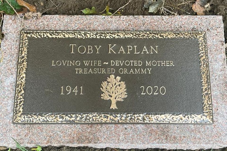 Toby kaplan set 851a06a2 0741 4dff b7e1 d3e5c51c7a67