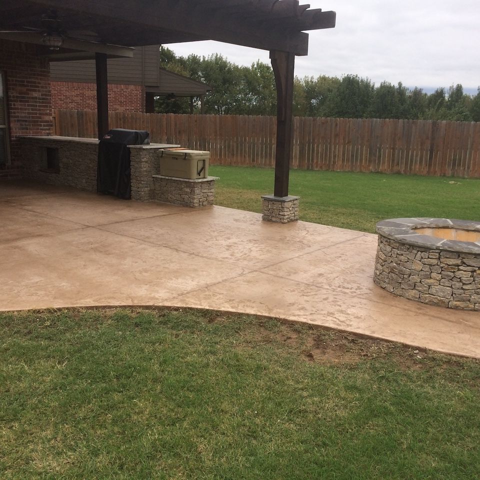 Select outdoor solutions  tulsa oklahoma  outdoor living patios fire pits fireplaces  residential concrete patio fire pit contractor builder construction company  photo oct 10  9 59 22 am
