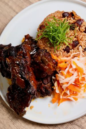 Brown stew chicken