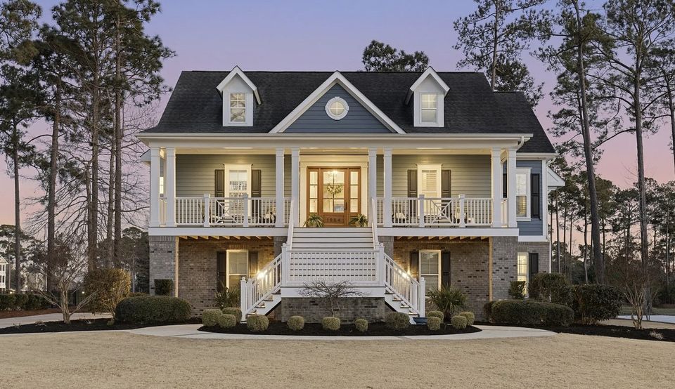 Single-family residential homes and traditional neighborhoods in Ocean Isle Beach NC