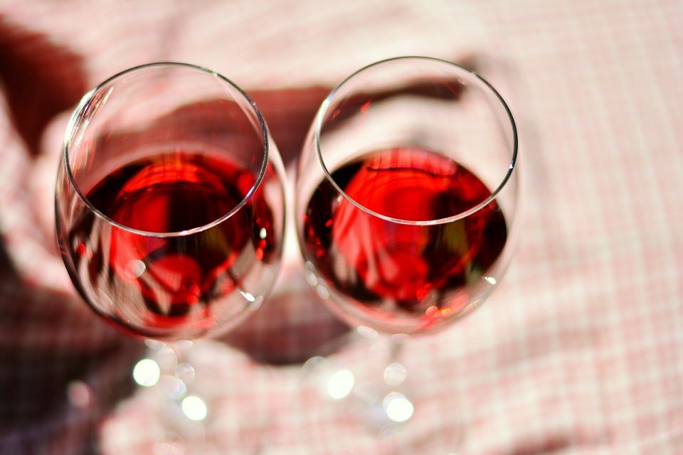 Wine glasses 2403116 192020170705 20444 ohw85z