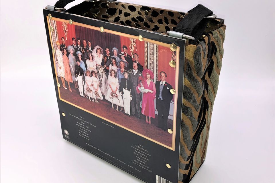 Tote joan rivers   back
