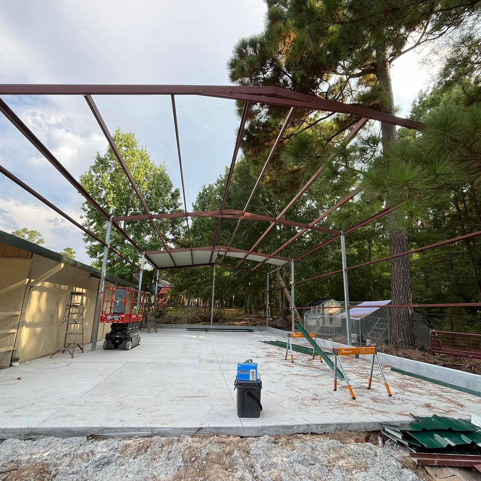 Heavy-duty metal structure designed for protection and function. Engineered to handle Houston’s heat, humidity, and heavy use.